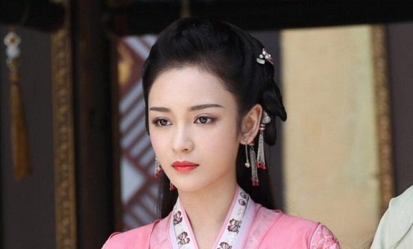 Nhan sắc sao trẻ Trung Quốc chưa nổi tiếng đã bị tẩy chay