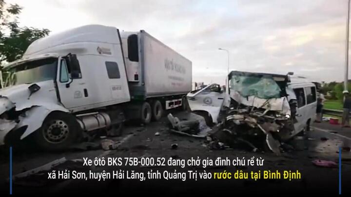 Clip: Hiện trường thảm khốc xe rước dâu va chạm container, 13 người chết