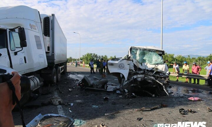 Tai nạn thảm khốc tại Quảng Nam: Danh tính 17 nạn nhân một dòng họ và tài xế thương vong, trong đó có chú rể