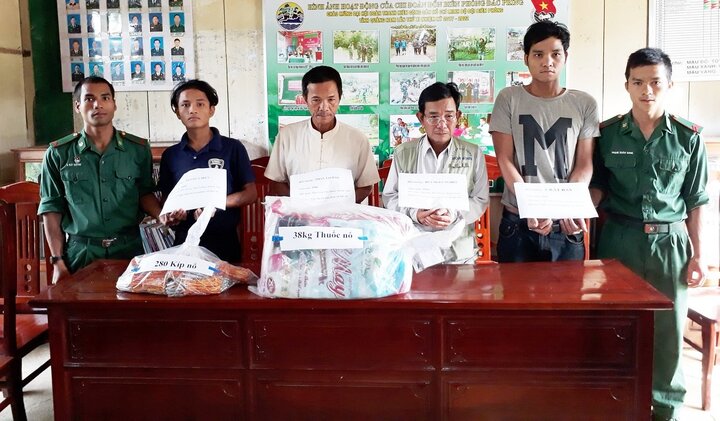 Khởi tố 4 nghi phạm vận chuyển 38kg thuốc nổ ở Quảng Nam