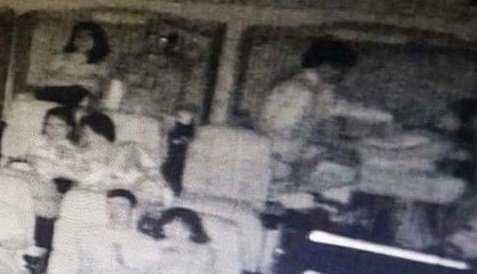 Lộ ảnh cặp khán giả thân mật thái quá trong rạp, CGV nói gì?