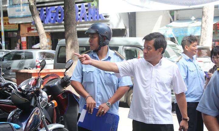 Ông Đoàn Ngọc Hải tiếp tục xuống đường kiểm tra, đề xuất phê bình lãnh đạo 2 phường