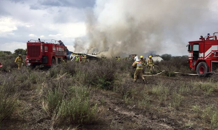 Rơi máy bay thương mại chở 101 người ở Mexico