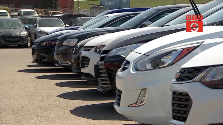 Nam thanh niên tự đổi giới tính để được mua bảo hiểm ô tô giá rẻ