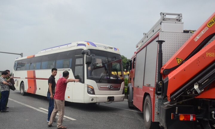 Video: Dựng lại hiện trường vụ tai nạn xe cứu hỏa - xe khách trên cao tốc Pháp Vân