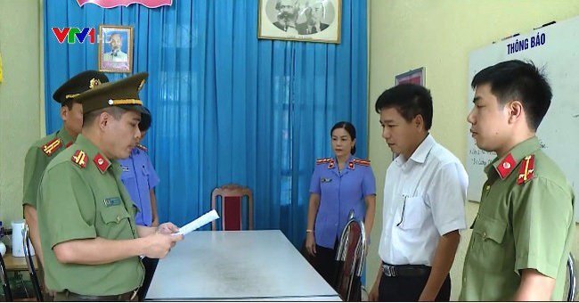 16 đĩa CD chứa dữ liệu bài thi gốc Sơn La đã bị tiêu hủy?