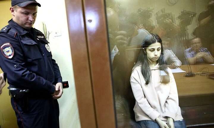 Bị bạo hành trong gần 10 năm, các con gái ra tay sát hại bố ruột