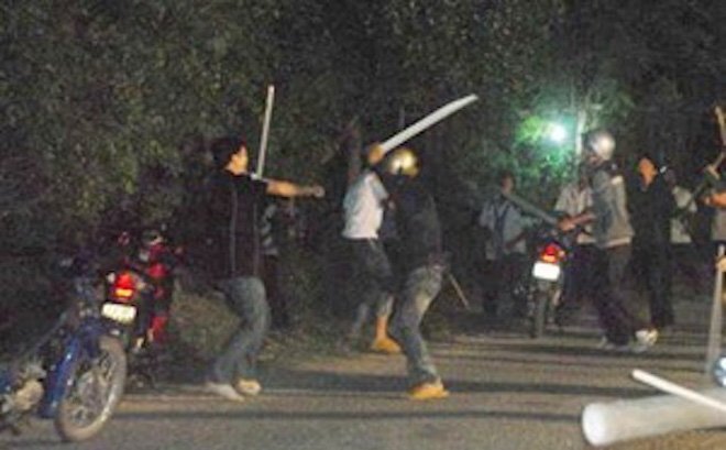 60 thanh niên mang súng, mã tấu hỗn chiến kinh hoàng ở Nha Trang