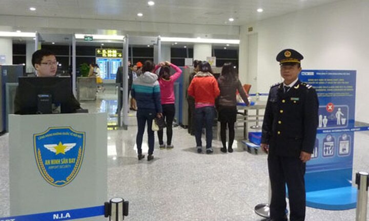 Du khách Trung Quốc phản ánh phải nộp 10 NDT khi nhập cảnh, Bộ Ngoại giao nói gì?