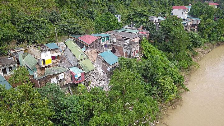 Công bố nguyên nhân gây sạt lở ở Hòa Bình