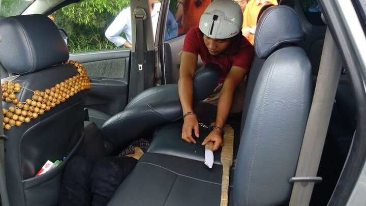 Nhóm người dùng súng, mã tấu cướp xe ô tô ở Đồng Nai