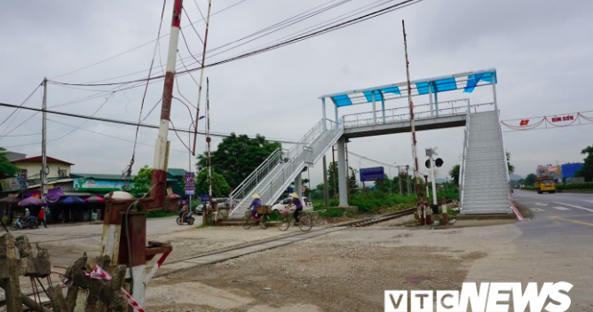 Dân phản đối cầu vượt đi bộ ở Thanh Hoá: Cơ quan chức năng phản bác