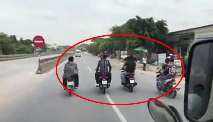 Nhóm thanh niên phóng xe máy dàn hàng ngang chặn đầu ô tô: Công an Thanh Hoá thông tin mới nhất