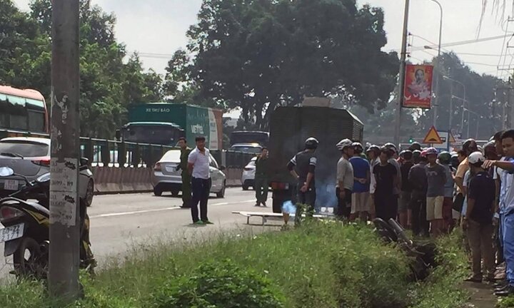 Va chạm với xe chở phạm nhân, 1 phụ nữ đi xe máy chết tại chỗ