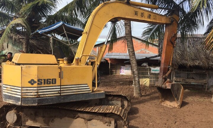 Thanh niên miền Tây trộm xe cuốc rồi thuê xe tải chở đi cất giấu