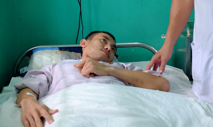 50 ngày đưa người đàn ông bị tai nạn giao thông từ cõi chết trở về