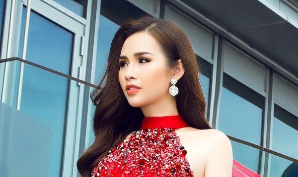 Á hậu ‘siêu vòng ba’ Thanh Trang làm giám khảo ‘Hoa hậu các quốc gia 2018’