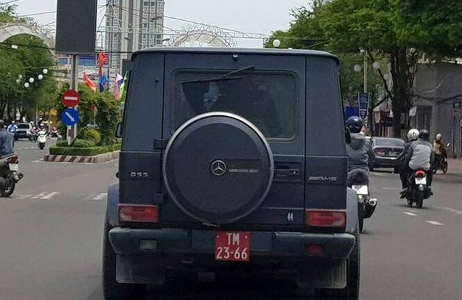 Xe tiền tỷ gắn biển đỏ ở Cần Thơ: Chủ xe mua biển giả để đi cho oai