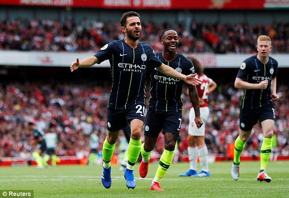 Unai Emery ra mắt thất bại, Arsenal thua thảm hại trước Man City