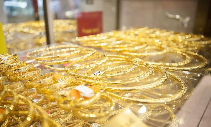 Giá vàng hôm nay 13/8: Vàng thế giới giảm sâu, báo hiệu một tương lai không mấy sáng sủa