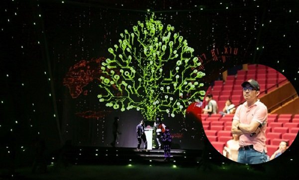 Đạo diễn Hoàng Công Cường gây ấn tượng với sân khấu 4 lớp cực hoành tráng