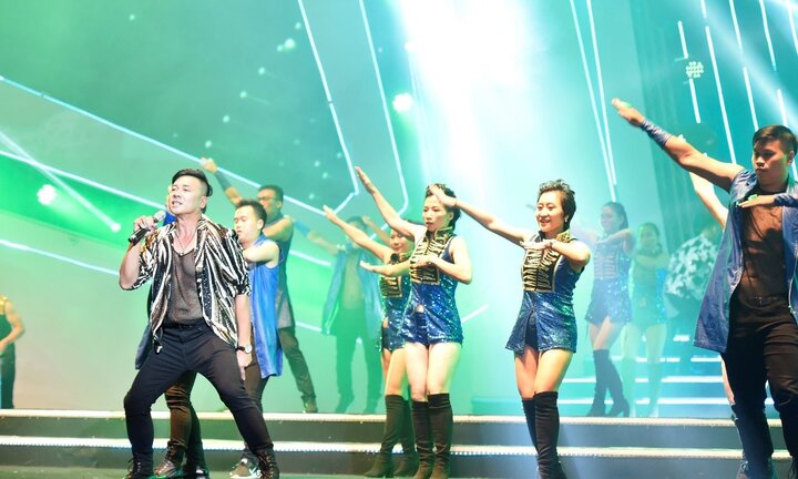 Hàng nghìn nhân viên VPBank phấn khích 'quẩy' tưng bừng mừng sinh nhật ngân hàng