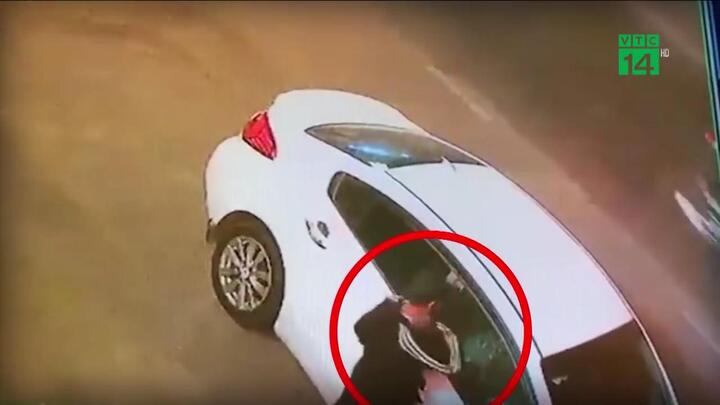 Đập kính ô tô trộm đồ: Hé lộ thủ đoạn đơn giản không ngờ của đạo chích