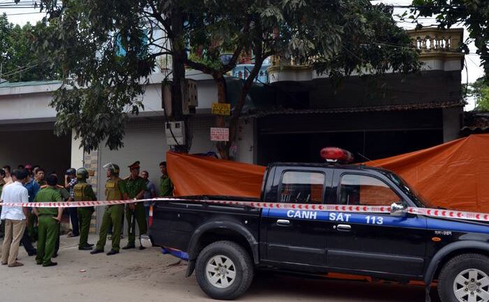 Xả súng kinh hoàng bắn chết 2 vợ chồng rồi tự sát ở Điện Biên