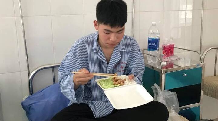 Bố mẹ mắc bệnh hiểm nghèo, nam sinh Cao Bằng dù mang trọng bệnh vẫn ước mơ vào đại học