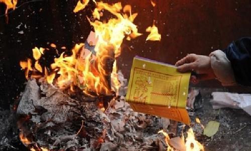 Doanh nghiệp thu trăm tỷ từ bán vàng mã, phục vụ 'cõi âm'