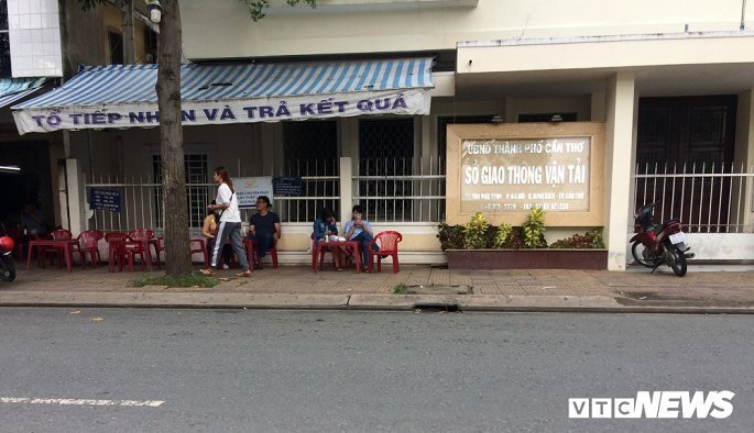 Đình chỉ công tác Đội trưởng Thanh tra giao thông phạm tội đánh bạc