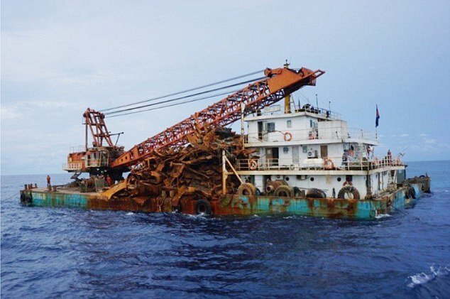 Cướp biển Trung Quốc quấy phá nơi yên nghỉ của hơn 1.000 thủy thủ Anh