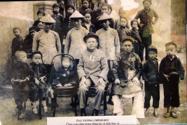 Những cuộc thiên di đẫm máu và Vua Mèo cứng đầu của bộ tộc bí ẩn