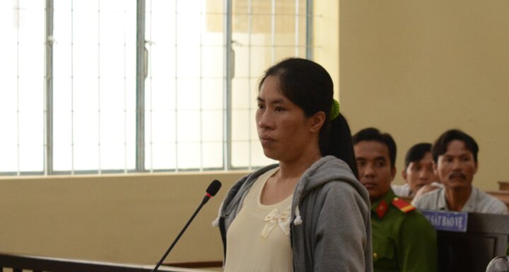 Người phụ nữ siết cổ chồng đến chết lãnh án 10 năm tù