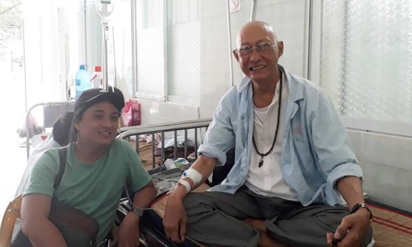 Nghệ sĩ Lê Bình: 'Tôi vẫn sang phòng thăm, động viên Mai Phương'