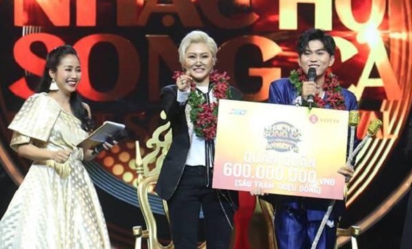 Vicky Nhung – Thanh Sang đăng quang quán quân ‘Nhạc hội song ca’