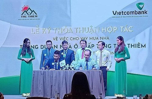 Lễ ký kết thỏa thuận hợp tác giữa Ngân hàng Vietcombank và Công ty Cổ phần phát triển nhà Thủ Thiêm
