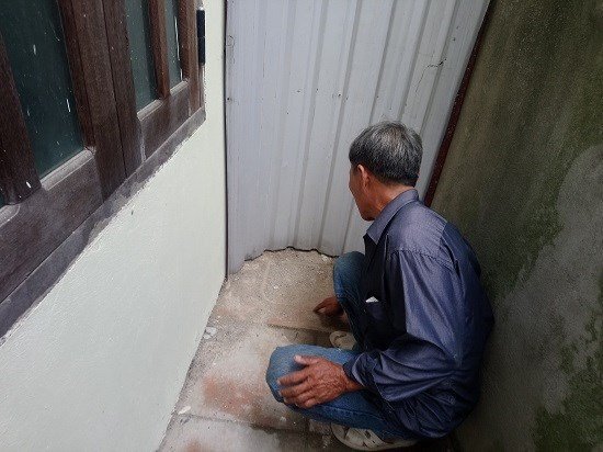 Bé gái sơ sinh còn nguyên dây rốn bị bỏ rơi trong chùa ở Huế