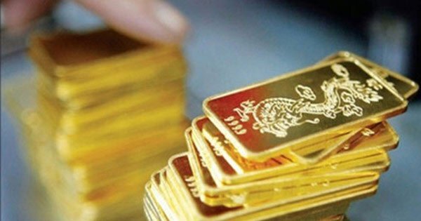 Giá vàng hôm nay 28/8: Điều chỉnh không thống nhất, thị trường tăng - giảm khó lường