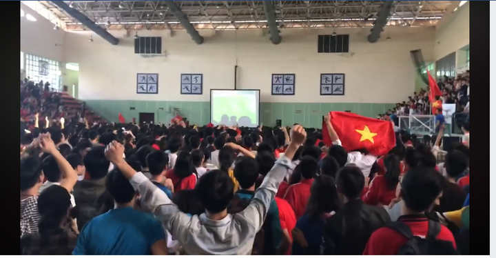 ĐH Bách khoa Hà Nội tổ chức cho sinh viên xem trực tiếp bán kết Olympic Việt Nam và Hàn Quốc