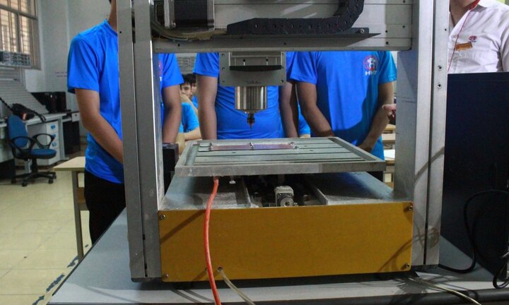 Sáng chế máy phay 3D chuyên sản xuất chi tiết, linh kiện nhỏ