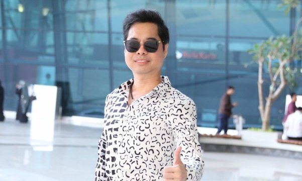 Ngọc Sơn sang Indonesia cổ vũ, treo thưởng 100 triệu đồng cho Olympic Việt Nam