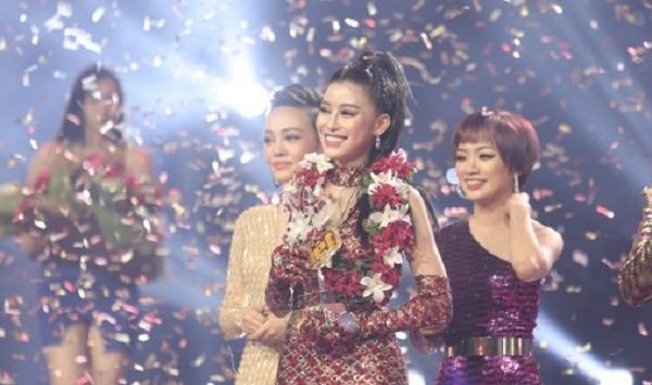 Học trò Noo Phước Thịnh đăng quang Quán quân 'Giọng hát Việt 2018'