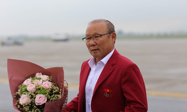 Báo Hàn ngạc nhiên với cách người hâm mộ chào đón Olympic Việt Nam