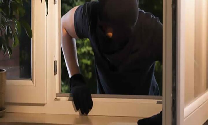 Đi nghỉ lễ 2/9, người phụ nữ bị trộm phá cửa, cuỗm gần nửa tỷ đồng