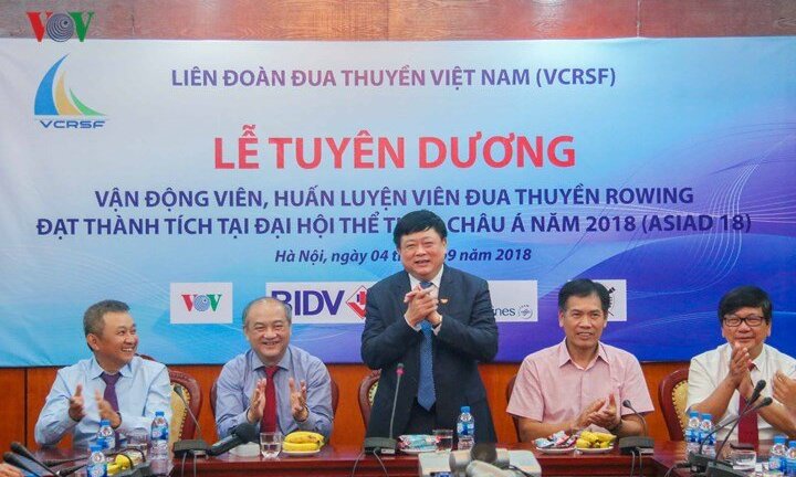 VOV trao thưởng cho đội tuyển Rowing Việt Nam giành HCV ASIAD 200 triệu đồng