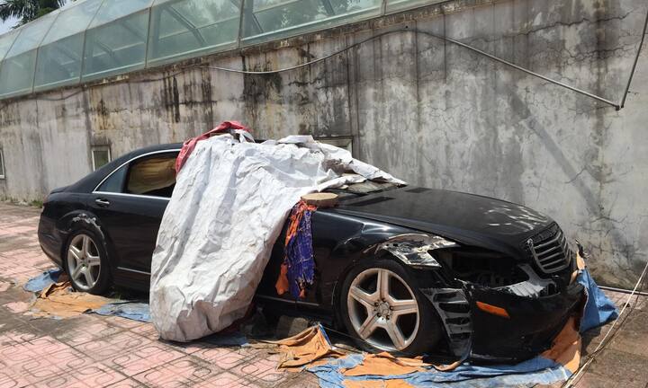 Số phận bí ẩn chiếc Mercedes-Benz S550 tiền tỷ bị vứt bỏ ở Hà Nội
