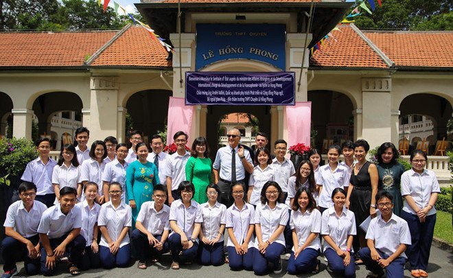 Hiệu trưởng được tuyển dụng: Làm sao kiểm soát quyền lực 'ông vua' của trường?