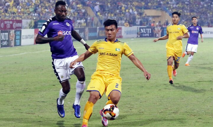 Video: Samson ghi bàn điệu nghệ, quân bầu Hiển lên đỉnh V-League lần thứ 4