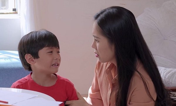 Gạo nếp gạo tẻ tập 55: Hương rớt nước mắt nhìn cảnh con khóc đòi ba